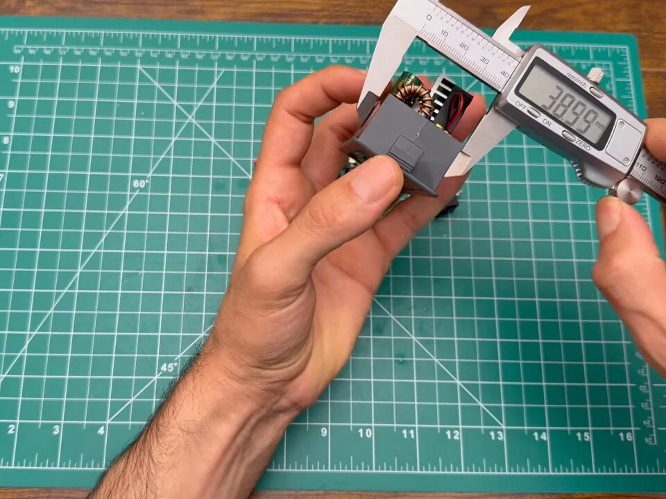 Digital caliper measuring the SK120 module